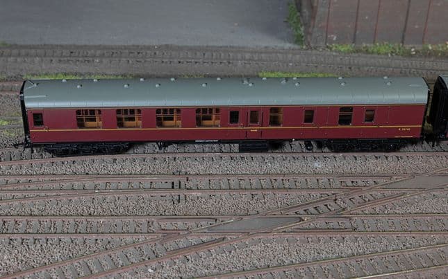 BR - MK1 Corridor - E34740 - Brake Second Coach
