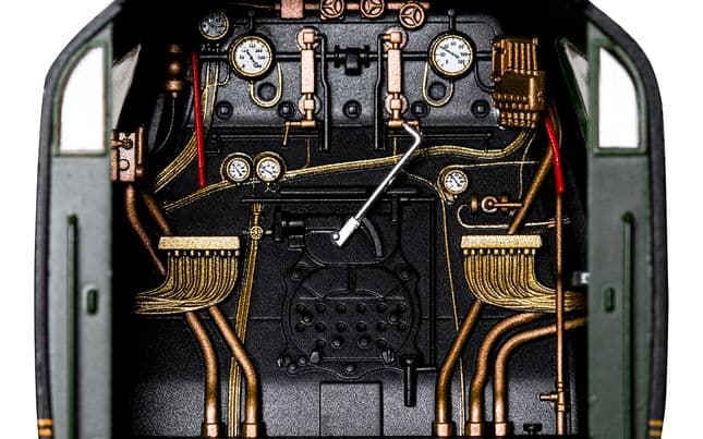 Hornby Dublo: BR, Merchant Navy Class, 4-6-2, 35026 'Lamport &amp; Holt' - Era 4