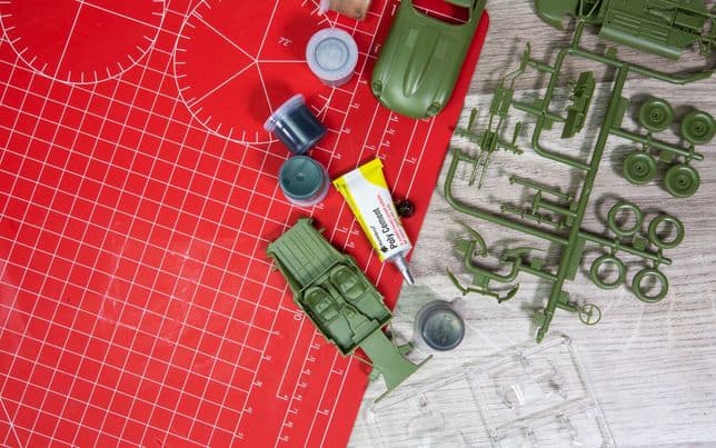 Starter 1/43 Jaguar XJR5 Group 44 Le Mans 1985resin model kit