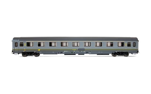 FS, coach type Z, ivory / grey livery, 1st class, new running number, period IV-V