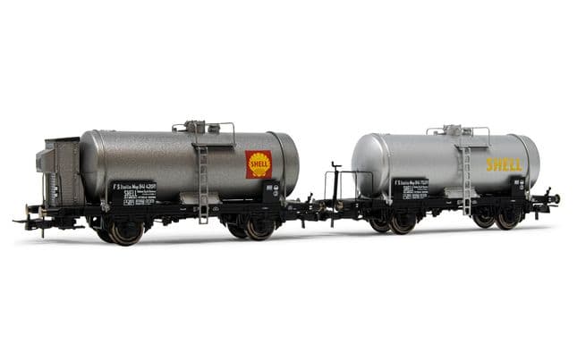 FS, 2-unit set of 2-axle tank wagons Mop, 27 m3 tank, silver "Shell" livery, period III. Suitable AC wheelsets for this item: HC6101 (11,27 x 24,25 mm)