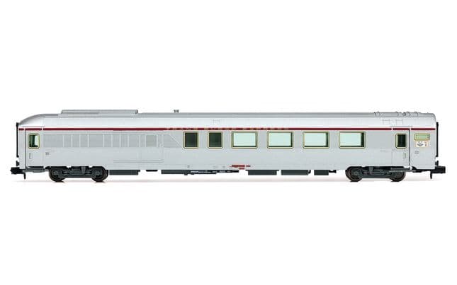 SNCF, 3-tlg. Set TEE Reisezugwagen „Paris - Ruhr" in silberner Lackierung, bestehend aus 1 x A4Dtux, 1 x Vru und 1 x A3rtu, Ep. IV