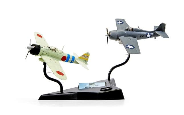 Grumman F4F-4 Wildcat &amp; Mitsubishi Zero Dogfight Double