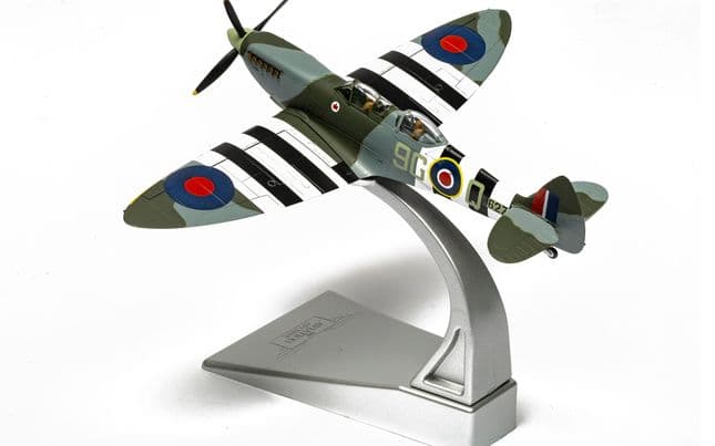 Supermarine Spitfire T9 - MJ627 - Biggin Hill Heritage Hangar