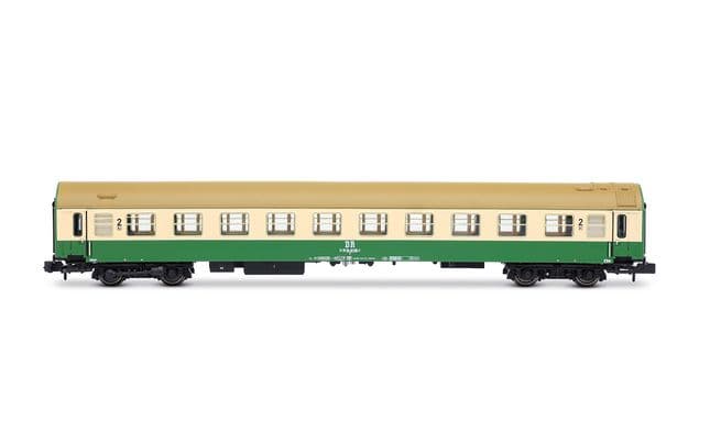 DR, 3-unit set of "OSShD" coaches type B, no. 2/2, consisting of 1 x WR + 2 x B, green/beige livery, ep. IV