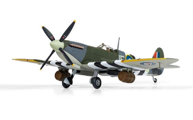 Supermarine Spitfire Mk.IX W/Cdr. J.E. Johnson