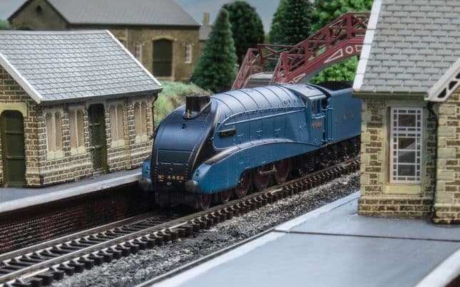LNER Class A4 4-6-2 4468 'Mallard' - Era 3