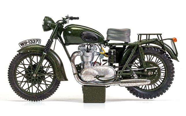 The Great Escape Triumph TR6 Trophy Motorcycle (Weathered) - 1:12 Scale