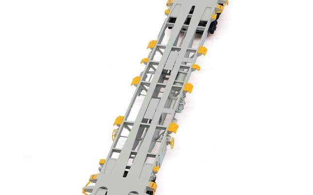 4-achs. Containerwagen der Bauart Sgnss, graue Farbgebung, beladen mit 45'-Container „DB Schenker”