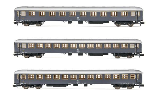 FS, coffret de 3 voitures UIC-X Type 1964, livrée "grigio ardesia", composé de 1 x voiture de 1ére classe et 2 x voitures 2éme classe, ép, IV