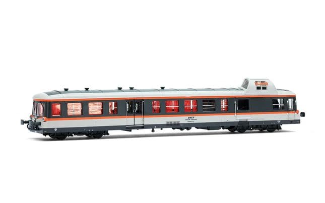SNCF, autorail diesel "de tournée" X 3997 « Picasso », livrée grise/orange/blanche