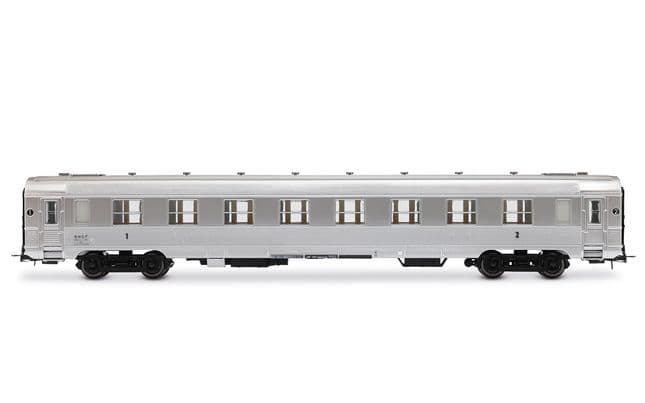 SNCF, 3-unit pack short DEV Inox coaches (A8myfi 1st cl., A3B5myfi 1st/2nd cl., A5smyfi bar), ep. IIIa