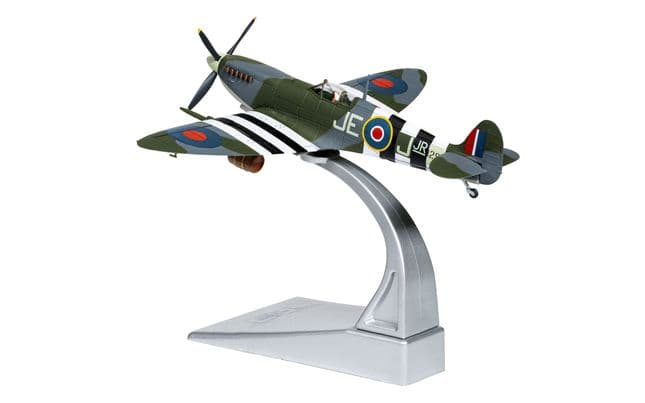 Supermarine Spitfire Mk.IX W/Cdr. J.E. Johnson