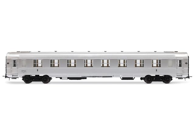 SNCF, 3-unit pack short DEV Inox coaches (2 x B8myfi 2nd cl. + A6Dzmyi luggage), ep. IIIa