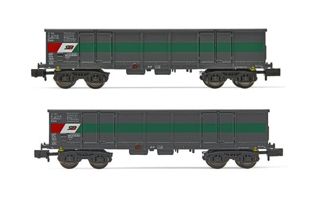 STLB, 2-unit set of 4-axle open wagons Eaos, grey/green/red livery, loaded with scrap, period V-VI