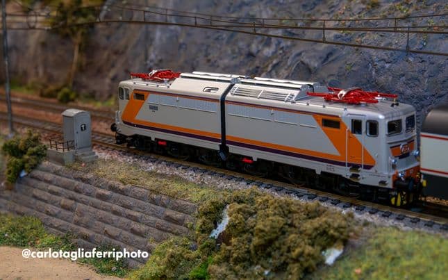FS, 6-axle electric locomotive E.646 "Navetta", MDVC livery, silver roof, Triplex windows, side dampers, ep. V, with BLE sound decoder