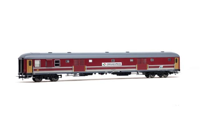 FS, luggage van UIC-X 1970 without skirts, red/grey livery, "Omnia Express"