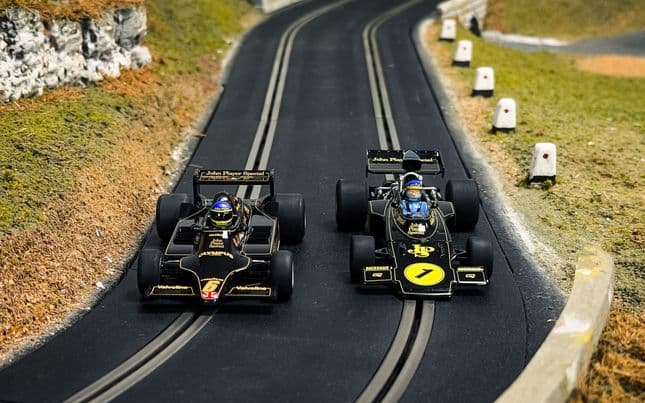 Ronnie Peterson Lotus - Twin Car Set