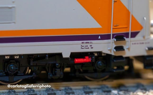 FS, 6-axle electric locomotive E.646 "Navetta", MDVC livery, silver roof, Triplex windows, side dampers, ep. V, with BLE sound decoder