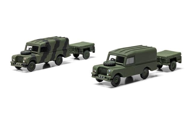 Britains art. 42732 - Defender Land Rover 90 con capote scala 1/32