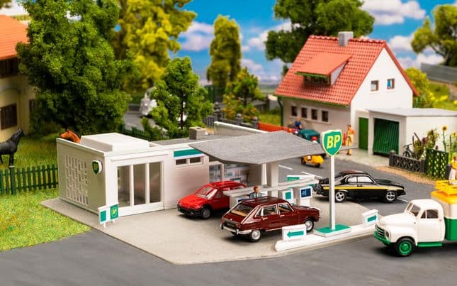 The Petrol Station - Kit