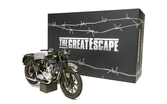 The Great Escape Triumph TR6 Trophy Motorcycle (Weathered) - 1:12 Scale
