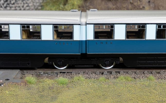 LNER - 'West Riding Limited' - Open Third &amp; Kitchen Third - Coach pack