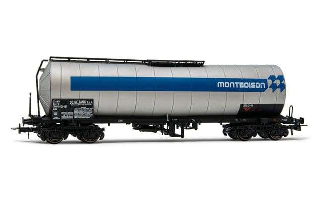 FS, 4-axle tank wagon Zaes, silver/blue "Montedison" livery, period IV. Suitable AC wheelsets for this item: HC6100 (10,27 x 25,20 mm)
