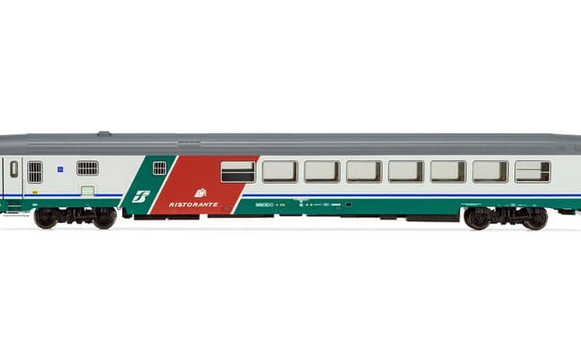 FS, set of 4 Gran Confort Coach 85 88 series in XMPR livery with restaurant coach 87 series with ribbed roof with second logo type, period Vb