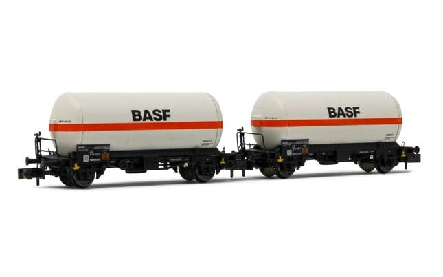 DB, 2-unit set of 2-axle gas tank wagons, "BASF" livery, period IV