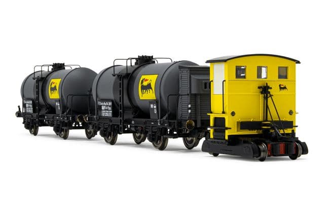 AGIP, Rangiertraktor ABL "Sogliola", in gelber Lackierung, mit 2 x 2-achs. Kesselwagen, in "Agip"-Lackierung, Ep. III. Passende AC-Tauschradsätze: HC6101 (11,27 x 24,25 mm)