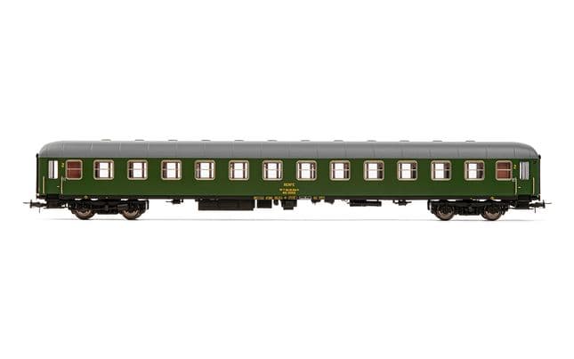 RENFE, coche BB-8500, decoración verde 2ª clase, ép. IV