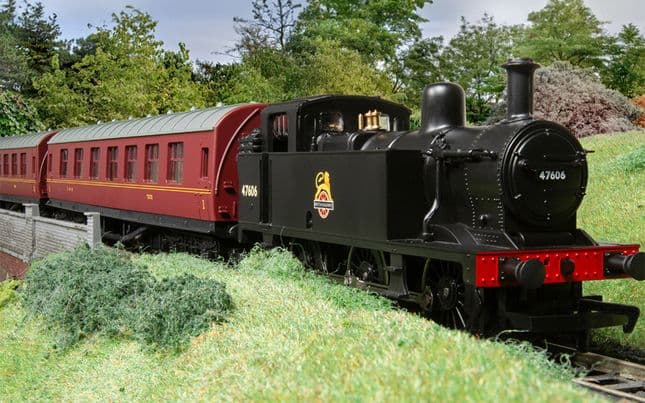 Tri-ang Railways Remembered: R2X 'Passenger' Train Set