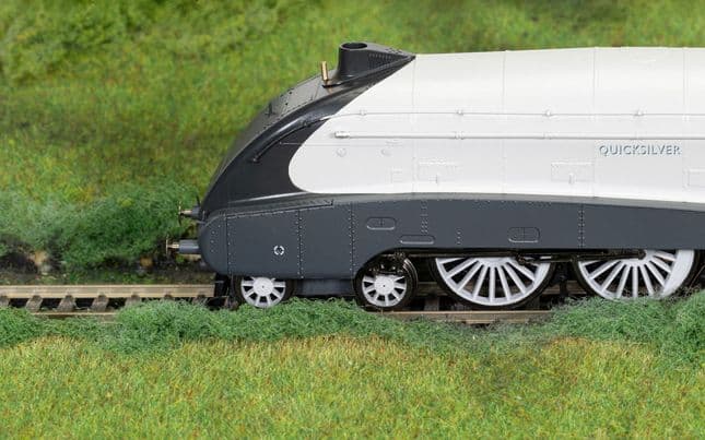 Hornby Dublo: LNER - Class A4 - 2510 'Quicksilver' (Silver Jubilee Collection)
