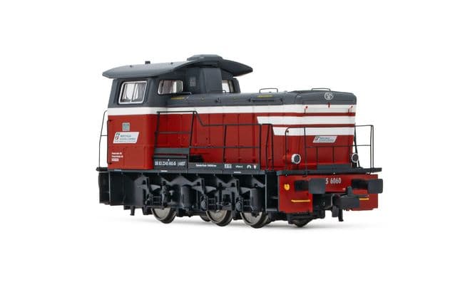 Mercitalia S&amp;T, diesel shunting locomotive class 245, red/dark grey livery with white stripes, ep. VI, with DCC sound decoder