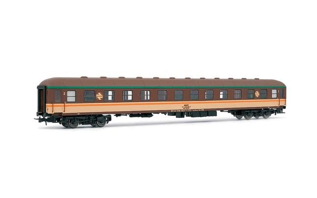 RENFE, coche BB-8500, decoración “Estrella” 2ª clase, ép. IV