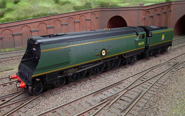 BR, Merchant Navy Class, 4-6-2, 35017 'Belgian Marine' - Era 4