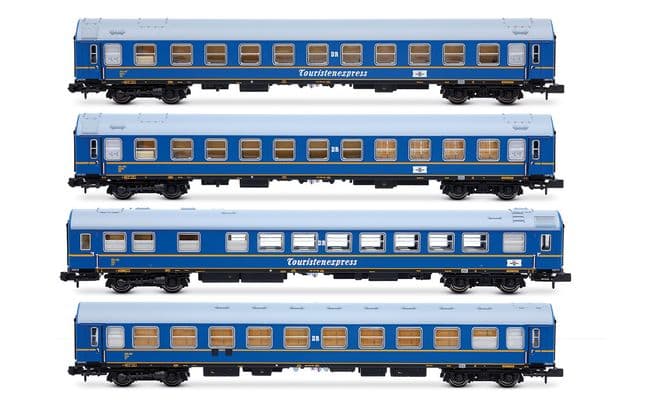 DR, 4-unit set of "Tourex", no. 2/2, consisting of 1 x WR + 1 x SD + 2 x WLAB, blue livery, ep. III
