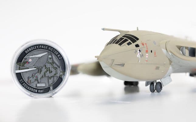 Handley Page Victor K.2/SR.2 + Collectors Coin