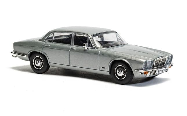 Screen Stars: Ford Capri Mk2 &amp; Jaguar XJ6 Series 2 - Twin Car Pack 