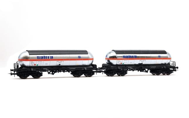 RENFE, 2-unit pack of carbon dioxide tank wagon, "Saltra" silver livery