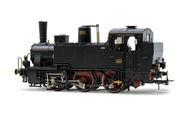 FS, steam locomotive Gr. 835, oil lamps, lateral water tanks with rivets, period III-IV