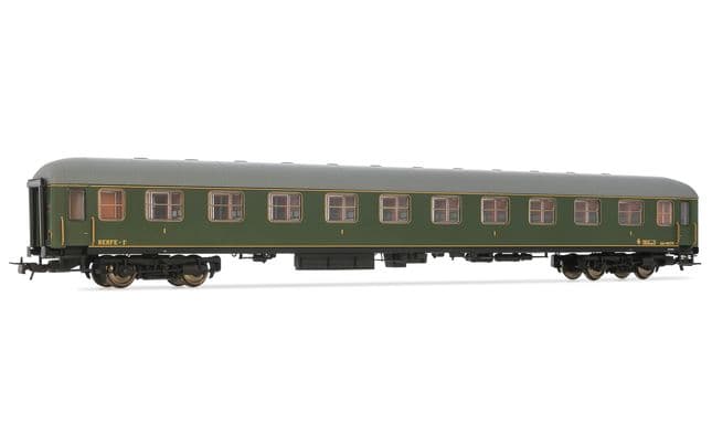RENFE, coche de primera clase, AA 8073, decoración verde, ép. III