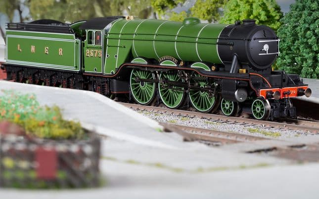 LNER, A3 Class, No.2573 'Harvester' (diecast footplate and flickering firebox) - Era 3