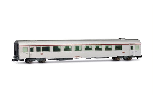 SNCF, set de 3 coches climatizadosTEE "Mistral", Niza - París, compuesto por 1 x Arux + 1 x A8u + 1 x AD4tux, ép. IV