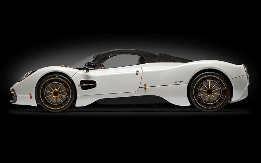 Pagani Utopia Coupé - Bianco Perla - 1:8 Scale Kit