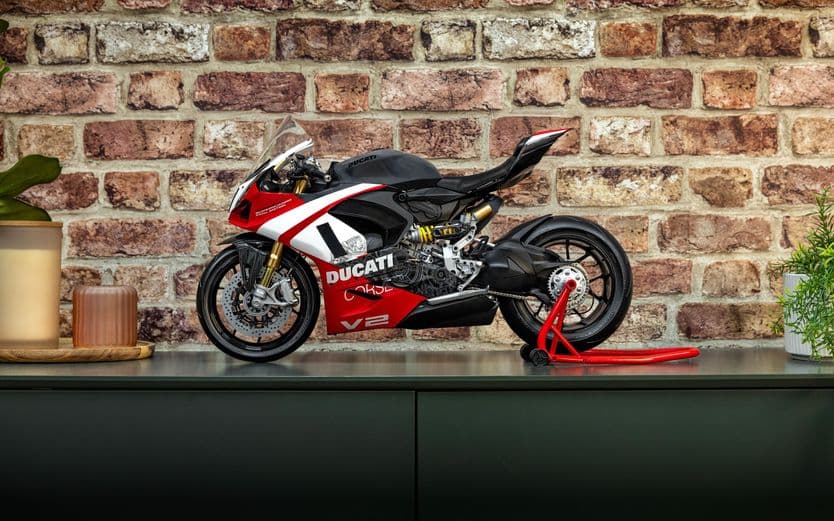 Ducati Panigale - V2 Superquadro Final Edition - 1:4 Scale Kit