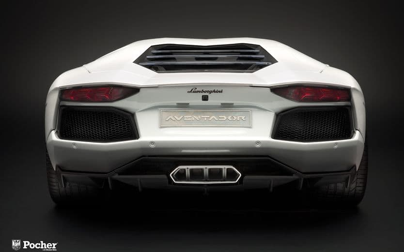 Lamborghini Aventador Shiny White
