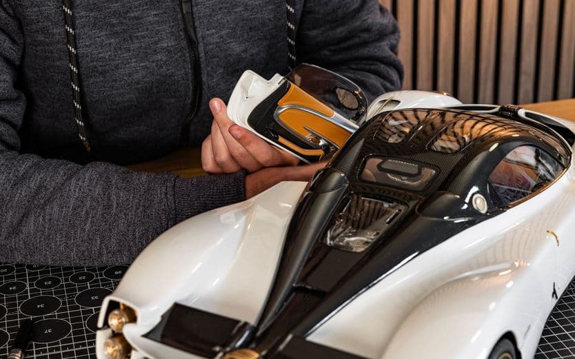 Pagani Utopia Coupé - Bianco Perla - 1:8 Scale Kit