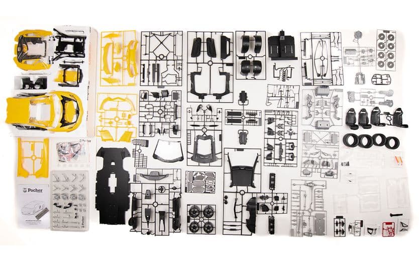 Lamborghini Aventador LP 700-4 Giallo Orion - 1:8 Scale Kit